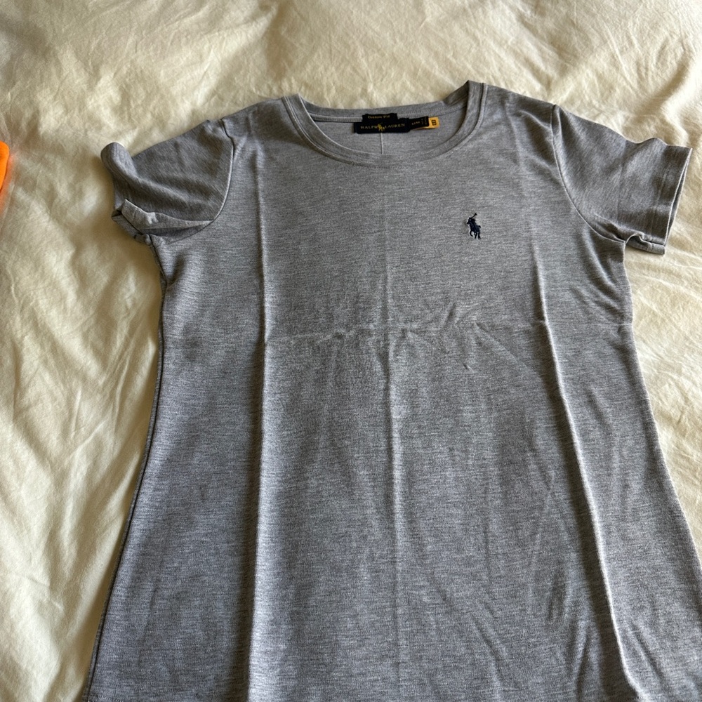 Ralph Lauren grey women’s size medium cotton t-shirt short sleeve crew neck